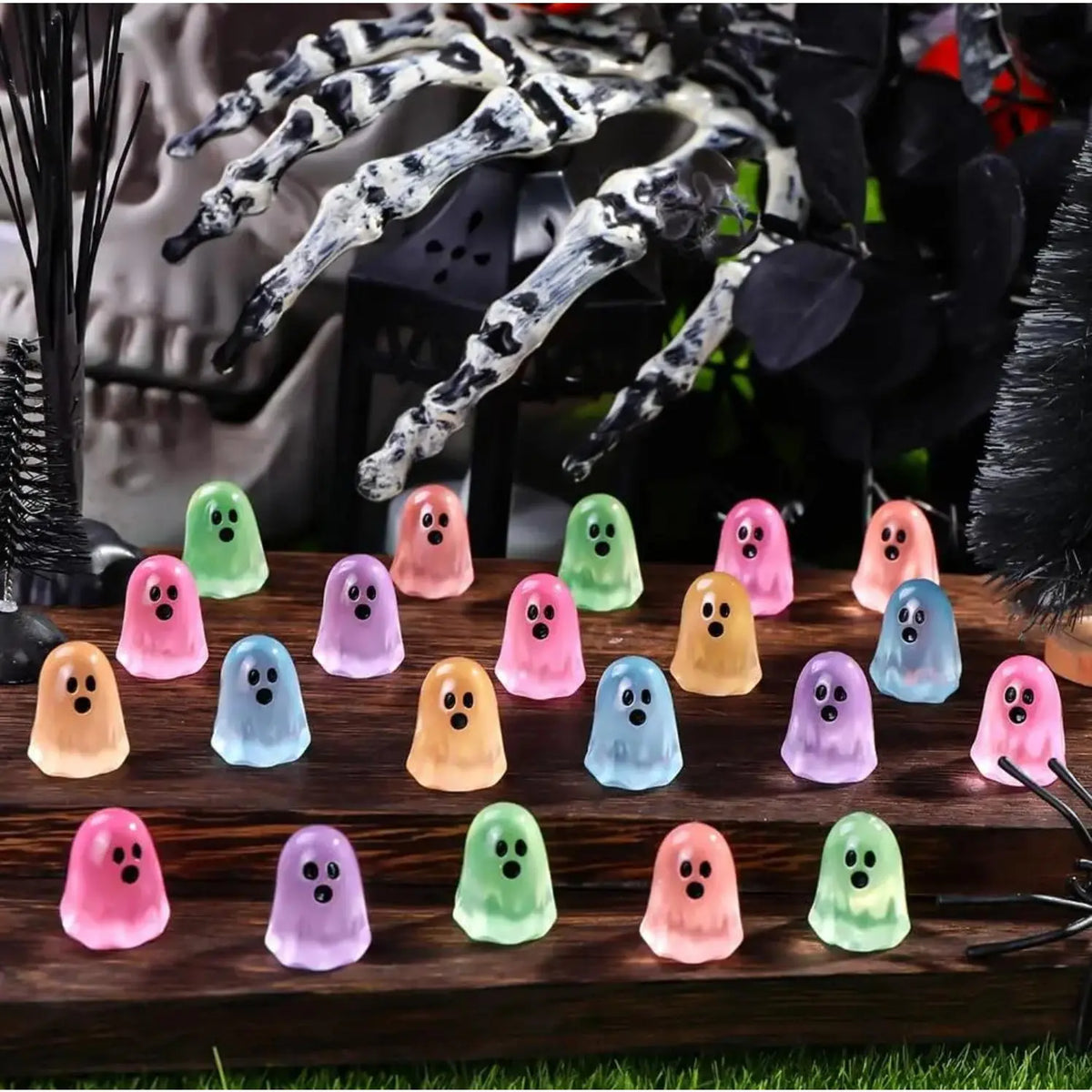 Glow-in-the-Dark Resin Collectible Figure Ornaments (Multiple Packs) - Cute Ghost Smooth Miniatures, Room Decor Statue, Statues for Home Decor, Halloween Desktop Accent