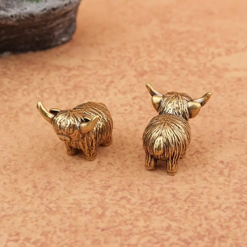 2 Pack Mini Metal Highland Cow Statues, Tiny Collectable Highland Bull Sculptures, Small Tabletop Decorative Figurines for Living Room, Bedroom, Kitchen & Office Desk